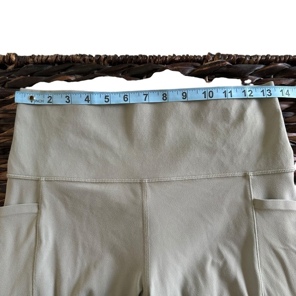 Athleta Medium Green 7/8 Salutation Stash Tight Leggings Pants Side Pockets - Picture 5 of 5